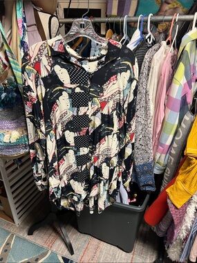 Black Floral-Geisha Print Long Sleeve Blouse